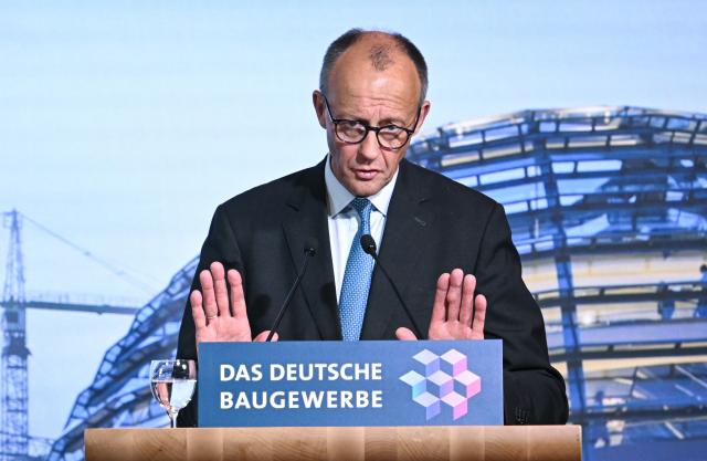 05 November 2025, Berlin: German Chancellor Friedrich Merz speaks at the German Construction Industry Day of the Central Association of the German Construction Industry, under the motto "New start in construction: Where do we stand?". Photo: Britta Pedersen/dpa