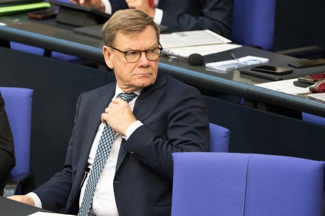 06 November 2025, Berlin: Johann Wadephul, German Foreign Minister attends the plenary session of the German Bundestag. Photo: Alicia Windzio/dpa
