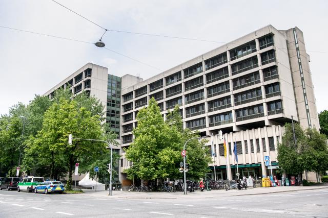 FILED - 08 June 2021, Bavaria, Munich: The court building for the district court, the regional court I and II in Munich, the higher regional court and the public prosecutor's office can be seen at the intersection of Nymphenburger Strasse and Sandstrasse. Photo: Matthias Balk/dpa