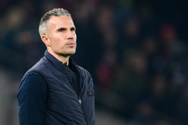 06 November 2025, Baden-Wuerttemberg, Stuttgart: Feyenoord Rotterdam coach Robin van Persie pictured prior to the start of the UEFA Europa League soccer match between VfB Stuttgart and Feyenoord Rotterdam at MHPArena. Photo: Tom Weller/dpa