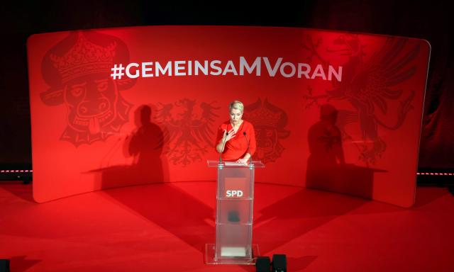06 November 2025, Mecklenburg-Western Pomerania, Guestrow: Chairwoman of the Social Democratic Party of Germany (SPD) Mecklenburg-Vorpommern and Minister President of the state Manuela Schwesig speaks during the 35th anniversary of the founding of the Mecklenburg-Western Pomerania state association at the Buergerhaus. Photo: Bernd Wüstneck/dpa