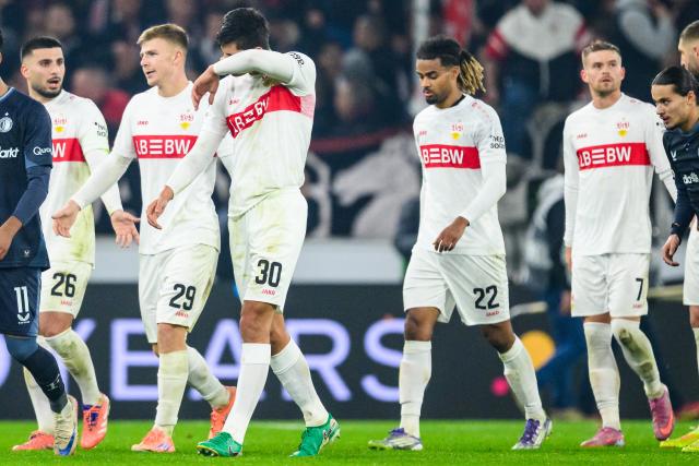 06 November 2025, Baden-Wuerttemberg, Stuttgart: (L-R) Stuttgart's Deniz Undav, Finn Jeltsch, Chema Andres, Lorenz Assignon and Maximilian Mittelstaedt react during the UEFA Europa League soccer match between VfB Stuttgart and Feyenoord Rotterdam at MHPArena. Photo: Tom Weller/dpa