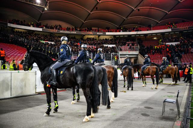 06 November 2025, Baden-Wuerttemberg, Stuttgart: Police horses stand in front of the Feyenoord Rotterdam fan block after the UEFA Europa League soccer match between VfB Stuttgart and Feyenoord Rotterdam at MHPArena. Photo: Tom Weller/dpa