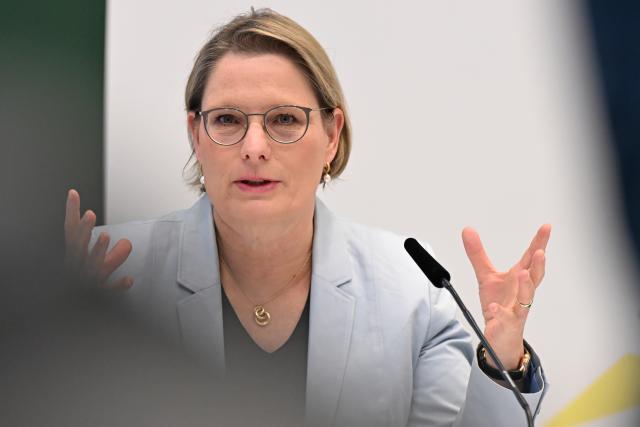 07 November 2025, Saxony, Leipzig: German Minister of Justice and Consumer Protection Stefanie Hubig, speaks at the press conference for the fall meeting of justice ministers. Photo: Jennifer Brückner/dpa