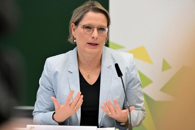 07 November 2025, Saxony, Leipzig: German Minister of Justice and Consumer Protection Stefanie Hubig, speaks at the press conference for the fall meeting of justice ministers. Photo: Jennifer Brückner/dpa