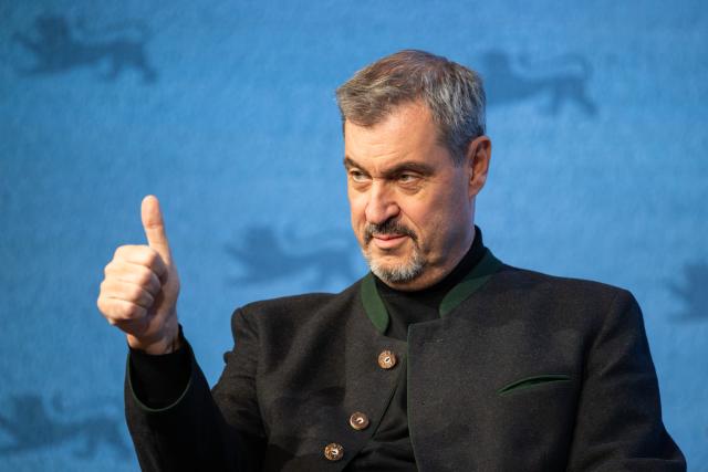 07 November 2025, Baden-Wuerttemberg, Nagold: Markus Soeder, Minister President of Bavaria, gives a thumbs up at the CDU Baden-Wuerttemberg's discussion event "Buehne frei - Politik hautnah erleben" in Nagold. Photo: Silas Stein/dpa