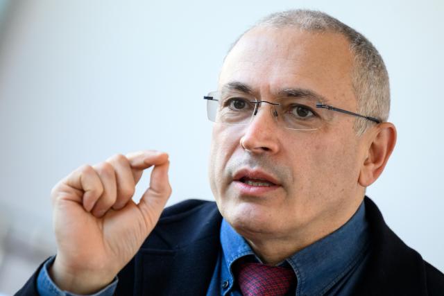 FILED - 23 March 2022, Berlin: Prominent Kremlin critic Mikhail Khodorkovsky speaks on Russia's war against Ukraine at a press briefing hosted by the Center for Liberal Modernity in Berlin. Photo: Bernd von Jutrczenka/dpa