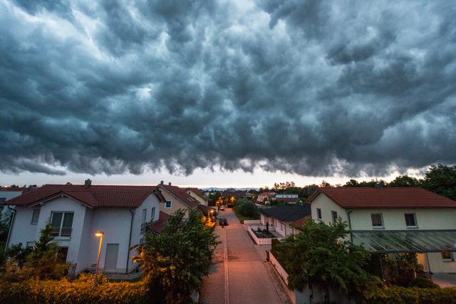 FILED - 29 May 2016, Bayern, Straubing: Stormy fall weather in Lower Bavaria. Damage caused by severe storms and flooding has multiplied in major industrialized nations since 1980, according to the world's largest reinsurer, Munich Re. Photo: Armin Weigel/dpa/dpa-tmn