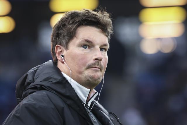 08 November 2025, Hamburg: Hamburger coach Merlin Polzin reacts ahead of the German Bundesliga soccer match between Hamburger SV and Borussia Dortmund at Volksparkstadion. Photo: Christian Charisius/dpa