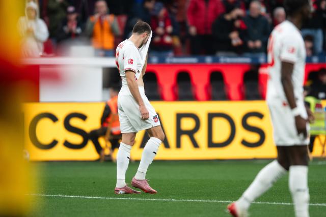 08 November 2025, North Rhine-Westphalia, Leverkusen: Heidenheim's Jonas Foehrenbach reacts after conceding a goal during the German Bundesliga soccer match between Bayer 04 Leverkusen and 1. FC Heidenheim at BayArena. Photo: Marius Becker/dpa - IMPORTANT NOTICE: DFL and DFB regulations prohibit any use of photographs as image sequences and/or quasi-video.