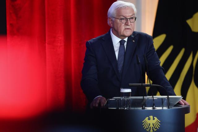 09 November 2025, Berlin: German President Frank-Walter Steinmeier delivers a speech on current threats to democracy at his residence Schloss Bellevue in Berlin, Germany, on the anniversary of the fall of the Berlin Wall in 1989, the 1938 Nazi anti-Jewish pogrom and the proclamation of the republic after the First World War in 1918. Photo: Maryam Majd/Pool AP/dpa