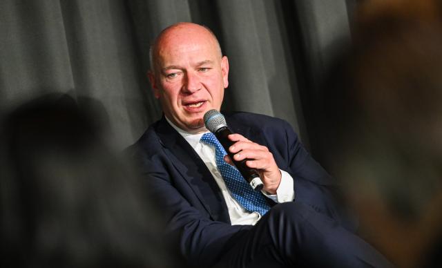 10 November 2025, Berlin: Berlin's Governing Mayor Kai Wegner speaks at the Berlin Freedom Conference to commemorate the fall of the Berlin Wall. Photo: Britta Pedersen/dpa