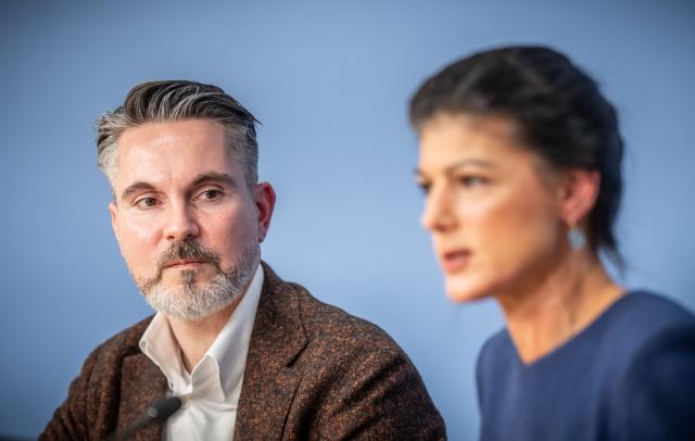 10 November 2025, Berlin: Alliance Sahra Wagenknecht (BSW) Federal Chairwoman Sahra Wagenknecht (R) and Designated BSW Federal Chairman Fabio De Masi take part in a press conference on the reorganization of the BSW. Photo: Michael Kappeler/dpa