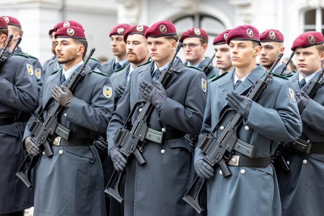 10 November 2025, Saarland, Saarbruecken: Soldiers line up on the forecourt of the Ludwigskirche in Saarbruecken for the ceremonial pledge to mark the 70th anniversary of the German Armed Forces (Bundeswehr). Photo: Laszlo Pinter/dpa
