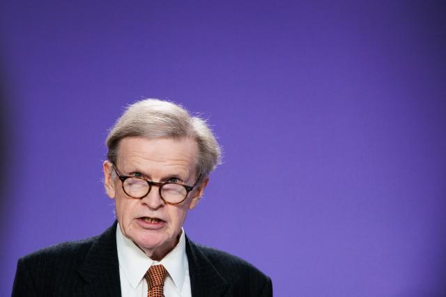 10 November 2025, Berlin: Harold James from Princeton University speaks to participants at the economic policy symposium "Social market economy in times of upheaval - freedom, growth and resilience". Photo: Carsten Koall/dpa