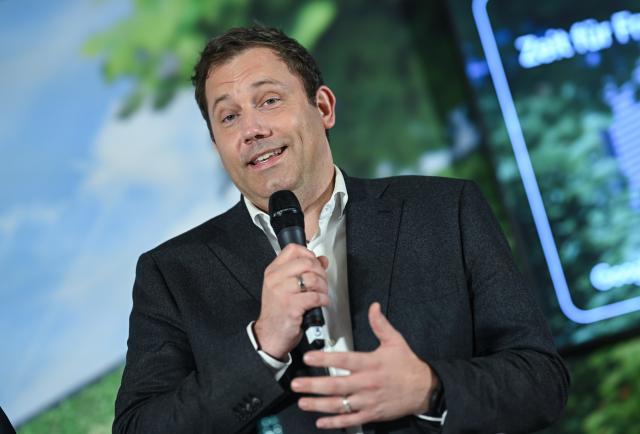 11 November 2025, Berlin: German Minister of Finance Lars Klingbeil speaks at the presentation of the Google investment plan for Germany. Photo: Britta Pedersen/dpa