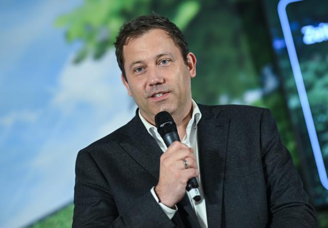 11 November 2025, Berlin: German Minister of Finance Lars Klingbeil speaks at the presentation of the Google investment plan for Germany. Photo: Britta Pedersen/dpa