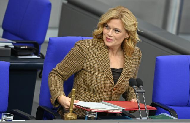 13 November 2025, Berlin: Julia Kloeckner, President of the Bundestag, before the opening of the 40th plenary session of the 21st legislative period in the German Bundestag. The main topics of today's session include the vote on two Bundeswehr deployments in the Mediterranean, the debate on the "High-Tech Agenda Germany", the vote on a law to combat undeclared work and the debate and vote on reducing electricity tax for companies. Photo: Elisa Schu/dpa