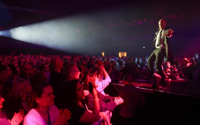 13 November 2025, Saxony, Leipzig: The frontman known only as "der Graf" sings at the start of the Unheilig tour at Haus Auensee Leipzig. After the band played their supposed farewell concert in 2016, there is now a new album and a tour with several dozen "comeback" concerts. Photo: Jan Woitas/dpa