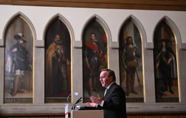 14 November 2025, Hesse, Frankfurt/Main: German Minister of Defense Boris Pistorius speaks in the Kaisersaal of the Roemer during the award ceremony for the Werner Holzer Prize for Foreign Journalism. Photo: Arne Dedert/dpa