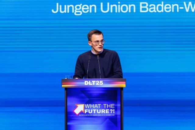 14 November 2025, Baden-Wuerttemberg, Rust: State chairman of the Junge Union Baden-Wuerttemberg Florian Hummel speaks during the Start of the Junge Union (JU) Germany congress in Rust. The Junge Union Deutschlands (JU) is the youth organization of the Christian Democratic Union of Germany (CDU) and Christian Social Union in Bavaria (CSU). Photo: Philipp von Ditfurth/dpa