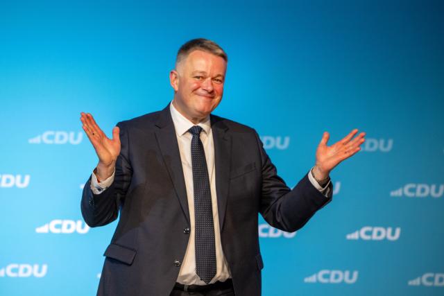 15 November 2025, Rhineland-Palatinate, Morbach: Gordon Schnieder, party chairman of the CDU Rhineland-Palatinate, speaks at the state party conference. The program of the delegates' meeting includes the list of candidates for the 2026 state elections in Rhineland-Palatinate. Photo: Harald Tittel/dpa