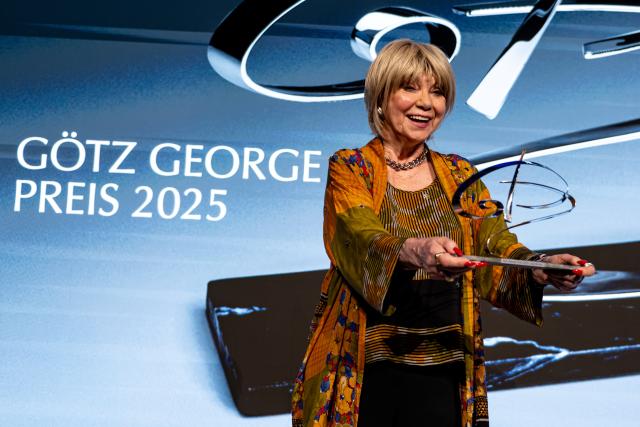 15 November 2025, Berlin: German actress Judy Winter reacts to the Goetz George Prize 2025, an endowed award that honors actors and actresses who have shaped the film, television and theater landscape with their artistic work. Photo: Fabian Sommer/dpa