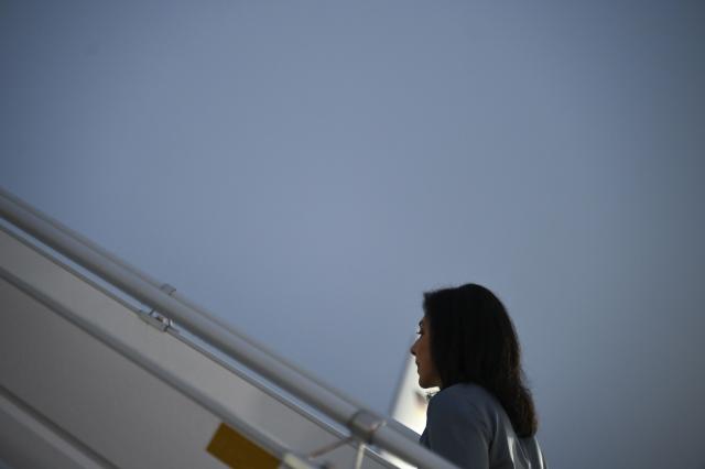 16 November 2025, Brandenburg, Schoenefeld: Katherina Reiche, German Minister for Economic Affairs and Energy, boards an Air Force aircraft. The Minister is traveling to the United Arab Emirates and Qatar. Photo: Katharina Kausche/dpa