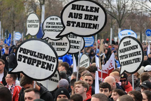 16 November 2025, Saxony, Leipzig: Soccer fans from all over Germany protest together in Leipzig city center against stricter security measures at soccer matches. The demonstration comes in response to the interior ministers' plans to tighten precautions in stadiums. Photo: Jan Woitas/dpa