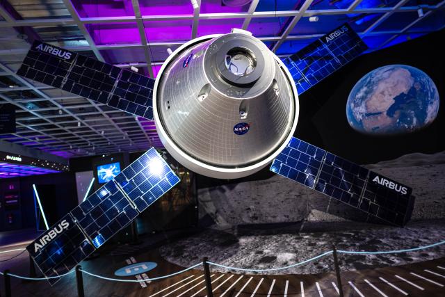 FILED - 17 October 2025, Bremen: A model of the European Service Module (ESM) for the Orion spacecraft is on display at the "Space Hub" exhibition. The European Space Agency (ESA) will present a budget proposal totalling ·22 billion ($25.5 billion) for the coming three years, Director General Josef Aschbacher told dpa on Monday. Photo: Sina Schuldt/dpa