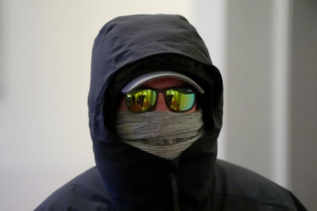 19 November 2025, Hamburg: Defendant P. arrives to the district court for the continuation of the trial against C. Block for alleged child abduction. Photo: Marcus Brandt/dpa