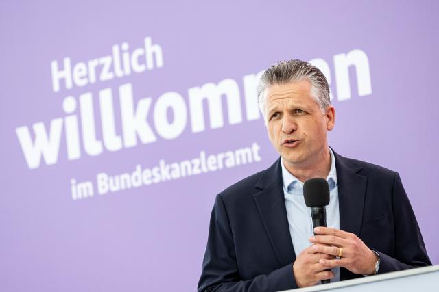 FILED - 24 August 2025, Berlin: Thorsten Frei, Head of the German Chancellery and German Minister for Special Tasks, takes part in a stage talk at the Open Day of the new German Government at the German Chancellery. Photo: Fabian Sommer/dpa