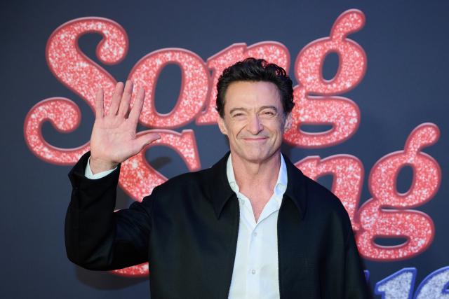 19 November 2025, Berlin: Australian actor Hugh Jackman arrives to attend the European premiere of the film "Song Sung Blue" at the Zoo Palast. Photo: Annette Riedl/dpa