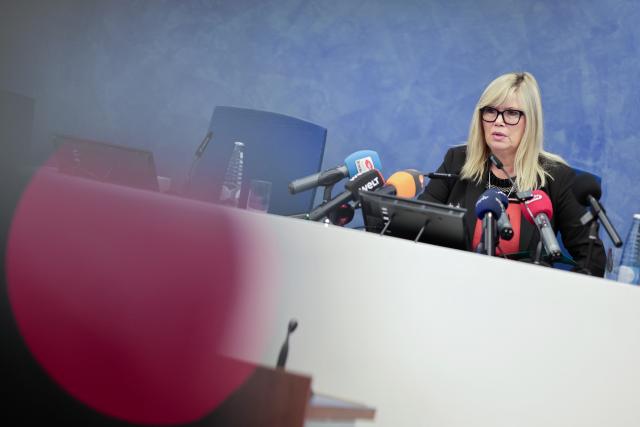 20 November 2025, Saxony-Anhalt, Magdeburg: Magdeburg's Lord Mayor Simone Borris speaks at a press conference in the town hall for the opening of the 2025 Magdeburg Christmas Market. Due to safety concerns, it was unclear for a long time whether the market would be allowed to open this year. Photo: Matthias Bein/dpa