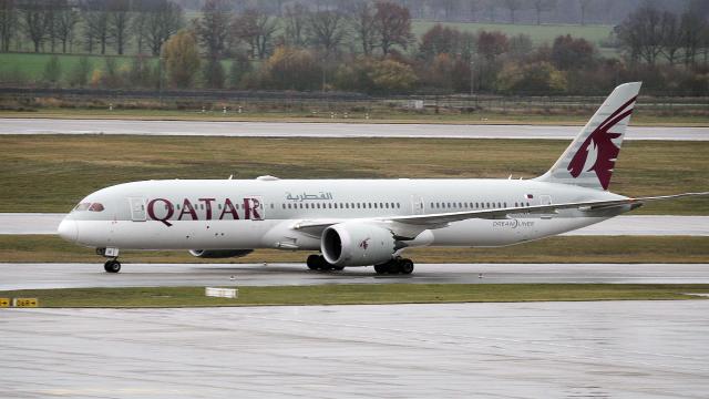 20 November 2025, Brandenburg, Schönefeld: A Qatar Airways plane taxis over the airfield at BER Airport after landing. For the sixth time since the change of government, Afghans have flown to Germany with a promise of admission. Photo: Michael Ukas/dpa