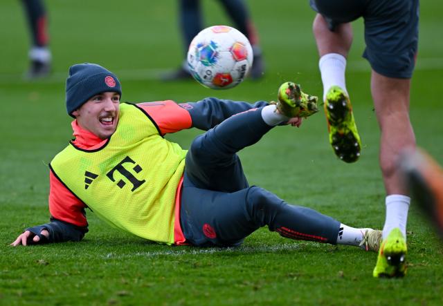 20 November 2025, Bavaria, Munich: FC Bayern Munich's Lennart Karl participates in a training session ahead of Saturday's German Bundesliga soccer match against   SC Freiburg, at the Saebener Strasse training ground. Photo: Sven Hoppe/dpa