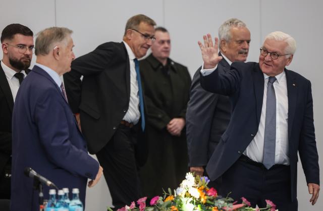 21 November 2025, North Rhine-Westphalia, Bonn: German President Frank-Walter Steinmeier visits the Gustav Stresemann Institute in Bonn. Photo: Oliver Berg/dpa
