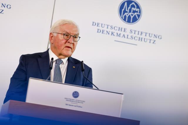 21 November 2025, North Rhine-Westphalia, Bonn: German President Frank-Walter Steinmeier speaks at the reception of the German Foundation for Monument Protection during its 40th anniversary reception. Photo: Thomas Banneyer/dpa