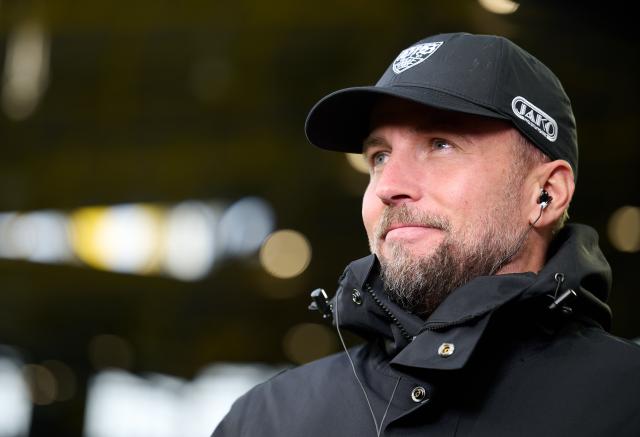 22 November 2025, North Rhine-Westphalia, Dortmund: Stuttgart coach Sebastian Hoeness is pictured before the German Bundesliga soccer match between Borussia Dortmund and VfB Stuttgart at the Signal Iduna Park. Photo: Bernd Thissen/dpa - IMPORTANT NOTE: In accordance with the regulations of the DFL German Football League and the DFB German Football Association, it is prohibited to utilize or have utilized photographs taken in the stadium and/or of the match in the form of sequential images and/or video-like photo series.