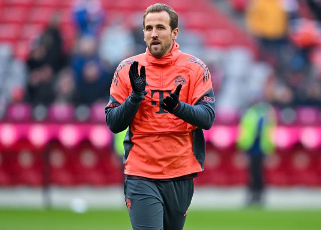 22 November 2025, Bavaria, Munich: Bayern Munich's Harry Kane warms up before the German Bundesliga soccer match between Bayern Munich and SC Freiburg at the Allianz Arena. Photo: Sven Hoppe/dpa - IMPORTANT NOTICE: DFL and DFB regulations prohibit any use of photographs as image sequences and/or quasi-video.