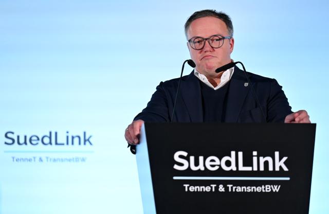 24 November 2025, Thuringia, Wasungen: Minister President of Thuringia Mario Voigt speaks at the start of construction for the Suedlink power line in Thuringia. Photo: Martin Schutt/dpa