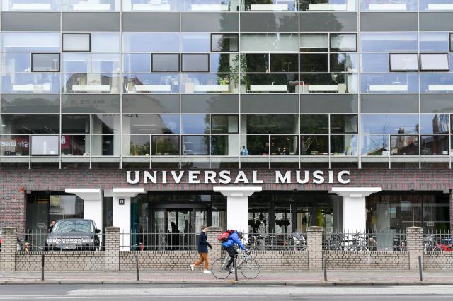 FILED - 17 September 2019, Berlin: A general view of the entrance and facade of Universal Music on Stralauer Allee. Photo: Jens Kalaene/dpa-Zentralbild/dpa