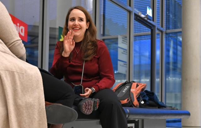24 November 2025, Berlin: Ricarda Lang sits on a bench before the start of Alliance 90/The Greens parliamentary group meeting. Photo: Elisa Schu/dpa
