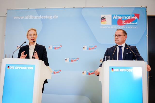 24 November 2025, Berlin: Alternative for Germany (AfD) federal and parliamentary group leader Tino Chrupalla (r) AND parliamentary group and federal chair of the AfD Alice Weidel give a press conference at the start of his party's parliamentary group meeting. Photo: Kay Nietfeld/dpa