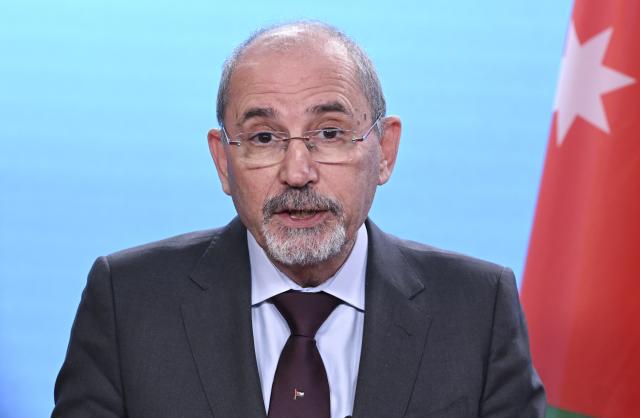 25 November 2025, Berlin: Jordanian Foreign Minister, Aiman al-Safadi speaks during a joint press conference with German Foreign Minister Johann Wadephul (not pictured) at the German Foreign Office in Berlin. Photo: Jens Kalaene/dpa