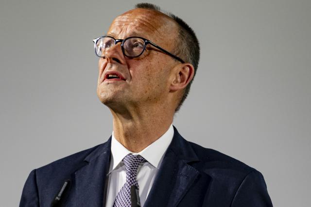 25 November 2025, Berlin: Germany's Chancellor Friedrich Merz attends the award ceremony for the German SME Award 2025 of the Mittelstands- und Wirtschaftsunion (MIT). Photo: Fabian Sommer/dpa