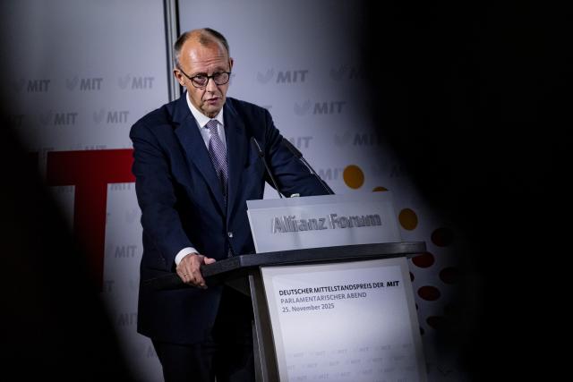 25 November 2025, Berlin: Germany's Chancellor Friedrich Merz attends the award ceremony for the German SME Award 2025 of the Mittelstands- und Wirtschaftsunion (MIT). Photo: Fabian Sommer/dpa