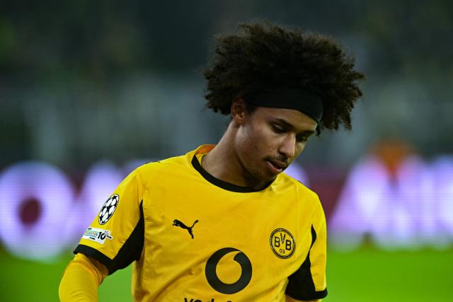 25 November 2025, North Rhine-Westphalia, Dortmund: Borussia Dortmund's Karim Adeyemi reacts during the UEFA Champions League soccer match between Borussia Dortmund and FC Villarreal at Signal Iduna Park. Photo: Bernd Thissen/dpa