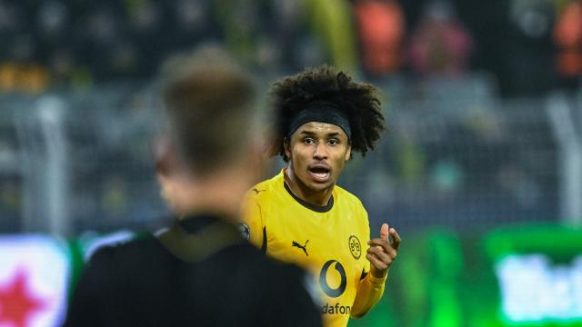 25 November 2025, North Rhine-Westphalia, Dortmund: Borussia Dortmund's Karim Adeyemi reacts during the UEFA Champions League soccer match between Borussia Dortmund and FC Villarreal at Signal Iduna Park. Photo: Bernd Thissen/dpa