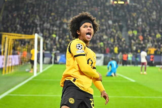 25 November 2025, North Rhine-Westphalia, Dortmund: Borussia Dortmund's Karim Adeyemi celebrates after scoring his side's third goal of the game during the UEFA Champions League soccer match between Borussia Dortmund and FC Villarreal at Signal Iduna Park. Photo: Bernd Thissen/dpa